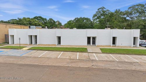 211 Gay St, McComb, MS, 39648-3601 | Card Image