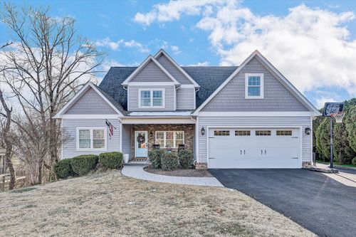 4524 Rosecrest Rd, Roanoke, VA, 24018-4128 | Card Image