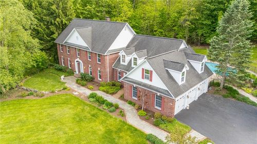 10 Ponds Edge Way, Pittsford, NY, 14534-1883 | Card Image