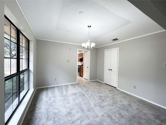 Spacious dining room | Image 5