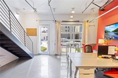 919 E Santa Ana Blvd, Santa Ana, CA, 92701-3920 | Card Image