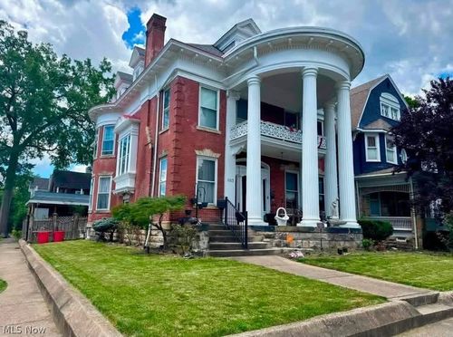 1103 Juliana St, Parkersburg, WV, 26101-4316 | Card Image
