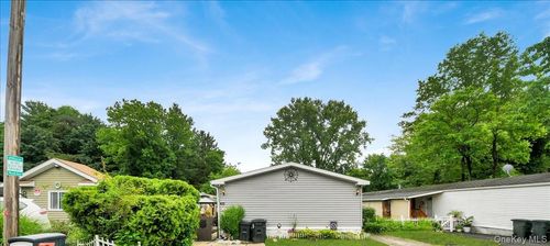 6 Hopf Dr, Nanuet, NY, 10954-5229 | Card Image