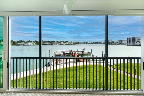 218-222 Harbour Dr, NAPLES, FL, 34103-4071 | Card Image