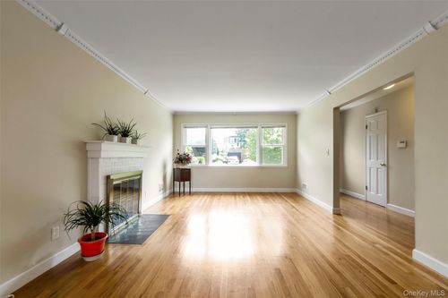 73 Ewart St, Scarsdale, NY, 10583-5206 | Card Image