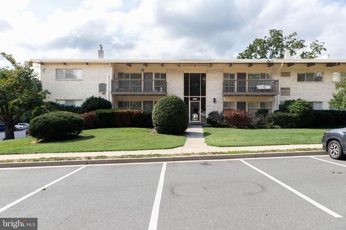 apt-104-4965 Americana Dr, ANNANDALE, VA, 22003-5042 | Card Image