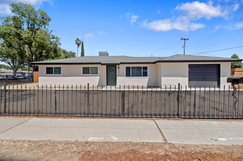 2673 S Bardell Avenue, Fresno, CA, 93706 | Card Image