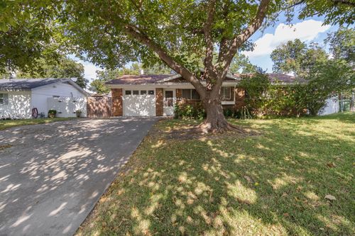 840 Comal Ave, White Settlement, TX, 76108-1001 | Card Image