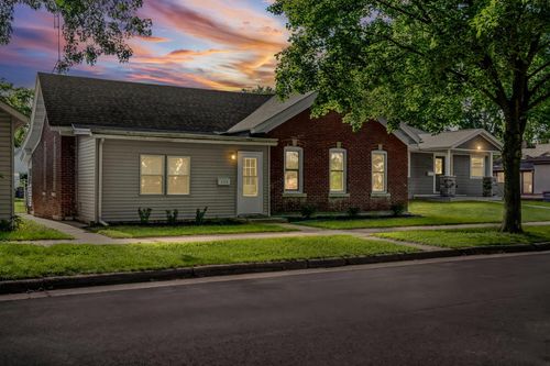 1112 11th Street S, La Crosse, WI, 54601 | Card Image