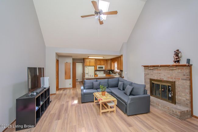 9010 Green Garden Ct, House other with 3 bedrooms, 2 bathrooms and null parking in Louisville KY | Image 15