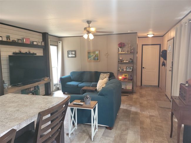 566 Herron Trl, House other with 2 bedrooms, 2 bathrooms and 10 parking in McDade TX | Image 13