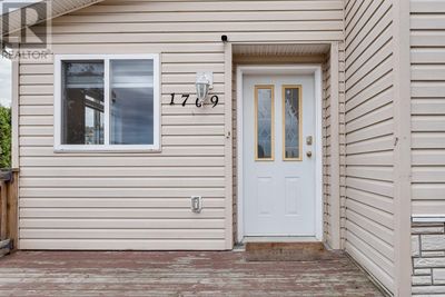 1709 15 Ave, House other with 3 bedrooms, 2 bathrooms and 3 parking in Vernon BC | Image 2