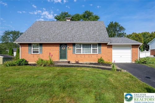 1610 Cherry Ln, MACUNGIE, PA, 18062-9423 | Card Image