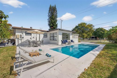 190 Ne 173rd St, North Miami Beach, FL, 33162-1735 | Card Image