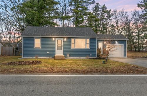 18 Old Rd, Plaistow, NH, 03865-2928 | Card Image