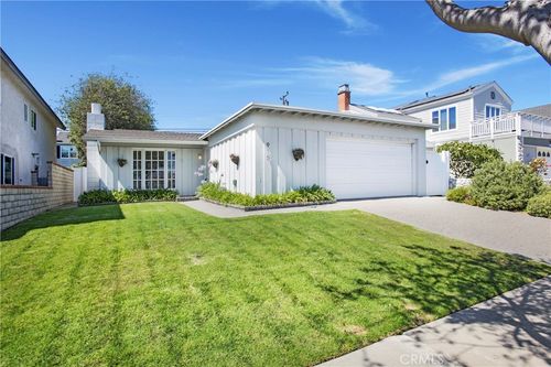 915 Driftwood Ave, Seal Beach, CA, 90740-5822 | Card Image