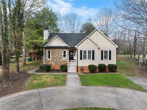1600 Springfield Way Dr, Clemmons, NC, 27012-7410 | Card Image
