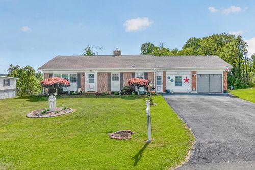 224 Waugh Dr, Galax, VA, 24333-2624 | Card Image