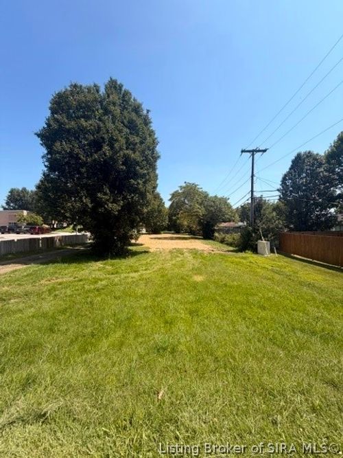 2206 Green Valley Rd, New Albany, IN, 47150-4648 | Card Image