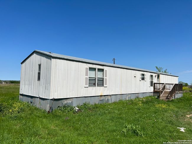 312 County Road 1295 B, House other with 3 bedrooms, 2 bathrooms and null parking in Moulton TX | Image 6