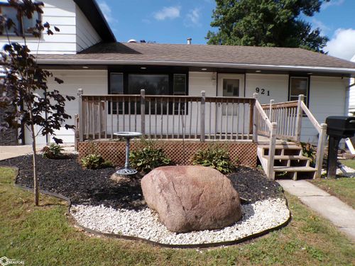 921 S 10th Ave, Marshalltown, IA, 50158-3512 | Card Image