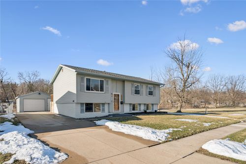 1525 N Ave Nw, Cedar Rapids, IA, 52405-1534 | Card Image