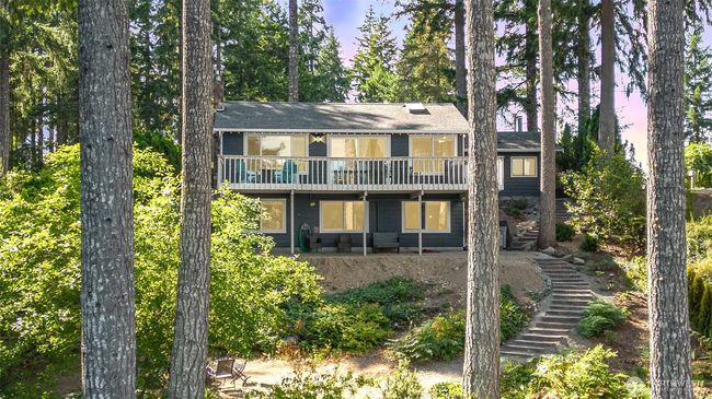 Walls of windows bring the lake & nature in every minute of the day! | Image 8