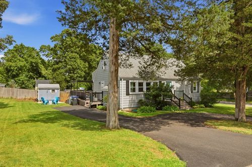 20 Brook St, Barrington, RI, 02806-1104 | Card Image