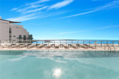 1010-1300 Brickell Bay Dr, Miami, FL, 33131-3384 | Card Image