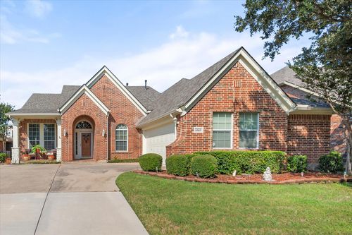 6869 Cape Cod Dr, Grand Prairie, TX, 75054-6826 | Card Image