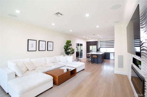 53 Gramercy, Irvine, CA, 92612-0008 | Card Image