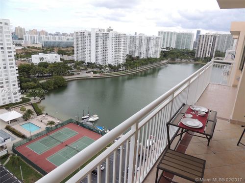 ph02-18061 Biscayne Blvd, Aventura, FL, 33160-5228 | Card Image