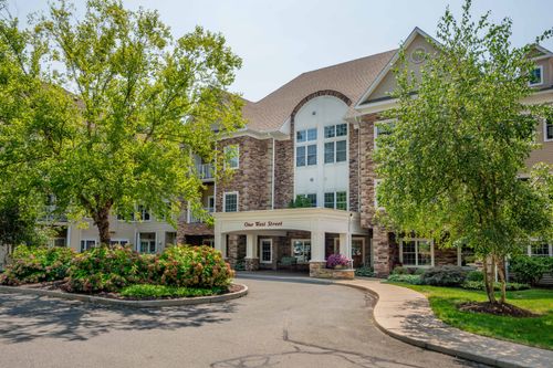 unit-206-1 West St, Simsbury, CT, 06070-2404 | Card Image