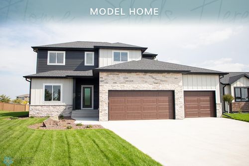 3606 Decorah Way S, Fargo, ND, 58104 | Card Image