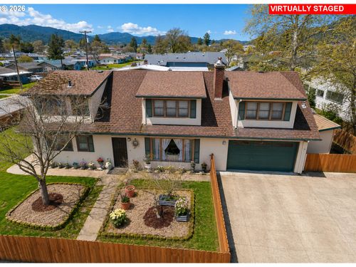 212 Park St, Riddle, OR, 97469-8767 | Card Image