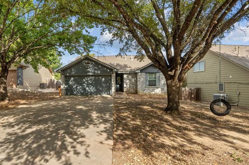 4904 Gnarled Oak Cv, Austin, TX, 78744-4053 | Card Image