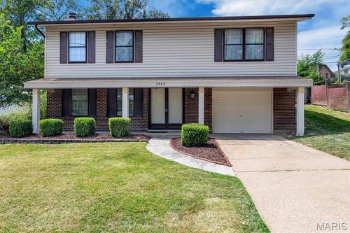 2565 Westrick Dr, Maryland Heights, MO, 63043-4142 | Card Image