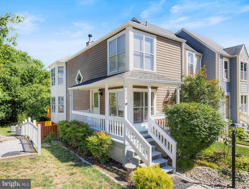 5913 Dungeness Ln, ALEXANDRIA, VA, 22315-4726 | Card Image