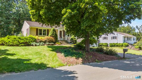 85 Euclid Ave, Stratford, CT, 06614-1922 | Card Image