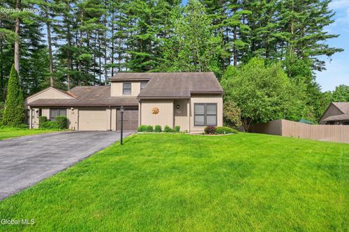 10 Margaret Dr, Queensbury, NY, 12804-9162 | Card Image