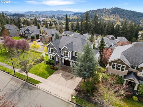 10928 Se Lenore St, Happy Valley, OR, 97086-8789 | Card Image