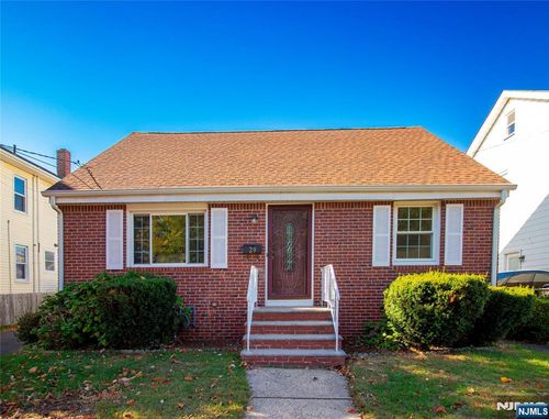 29 Colling Ave, Rochelle Park, NJ, 07662-3904 | Card Image