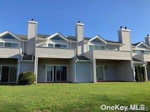 12-34 Montauk Hwy, Southampton, NY, 11968-4119 | Card Image