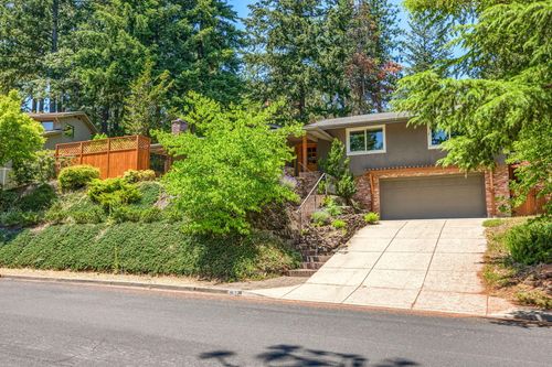 1037 Pinecrest Ter, Ashland, OR, 97520-3482 | Card Image