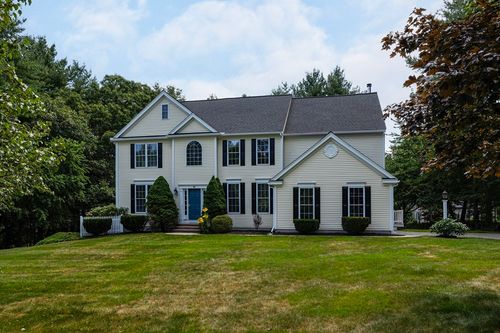 52 Glen Rd, Hopkinton, MA, 01748-2347 | Card Image