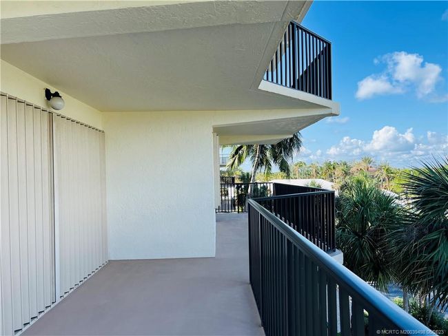 APT-401 - 10044 Ocean Dr, Condo with 3 bedrooms, 2 bathrooms and null parking in Jensen Beach FL | Image 43