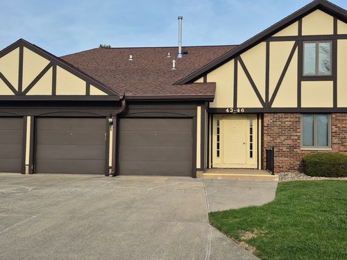 b1-43 Crystal Ct, Pontiac, IL, 61764-9715 | Card Image