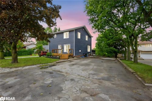 18 Murray St, Barrie, ON, L4N2X2 | Card Image