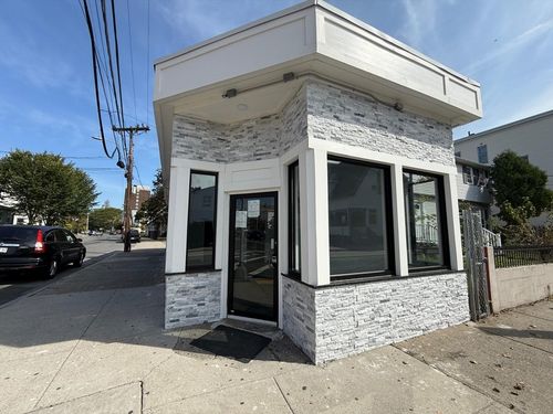 61 Franklin St, Lynn, MA, 01902-4107 | Card Image