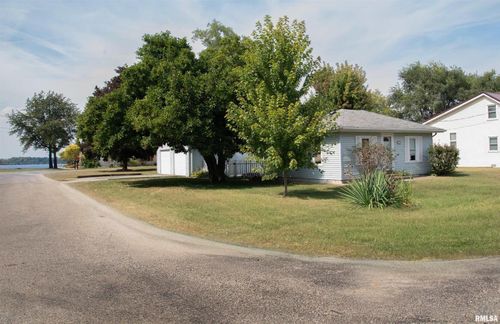 601 N 2nd St, Oquawka, IL, 61469-8910 | Card Image